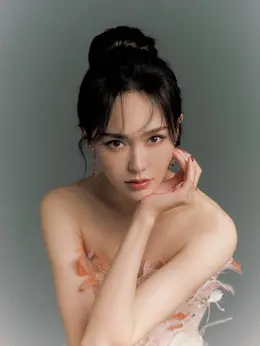 曲梦（唐嫣饰演）